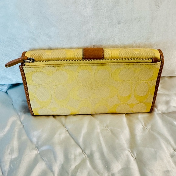 Coach Butter Yellow Wallet EUC - Picture 2 of 6